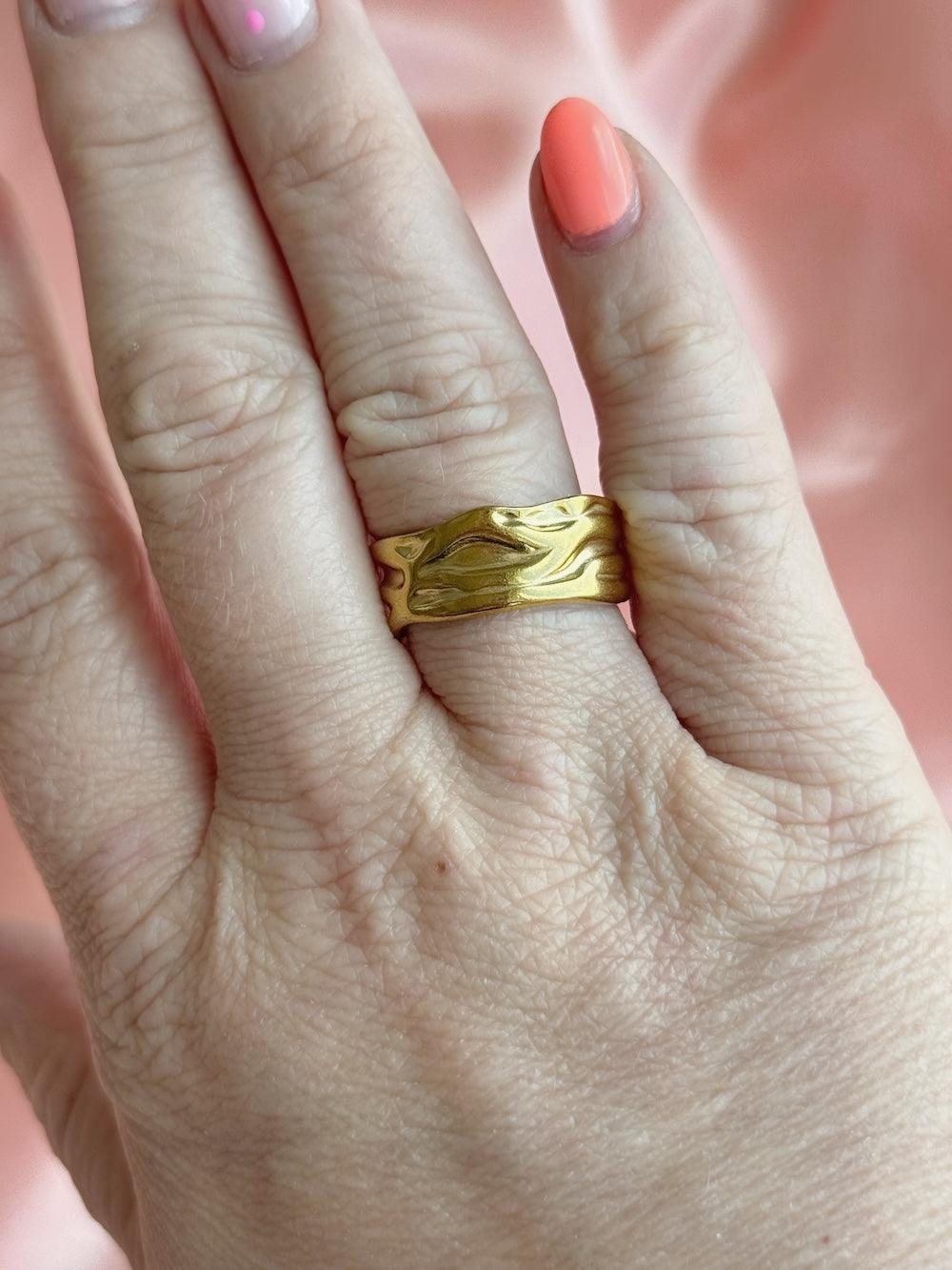 Emma ring