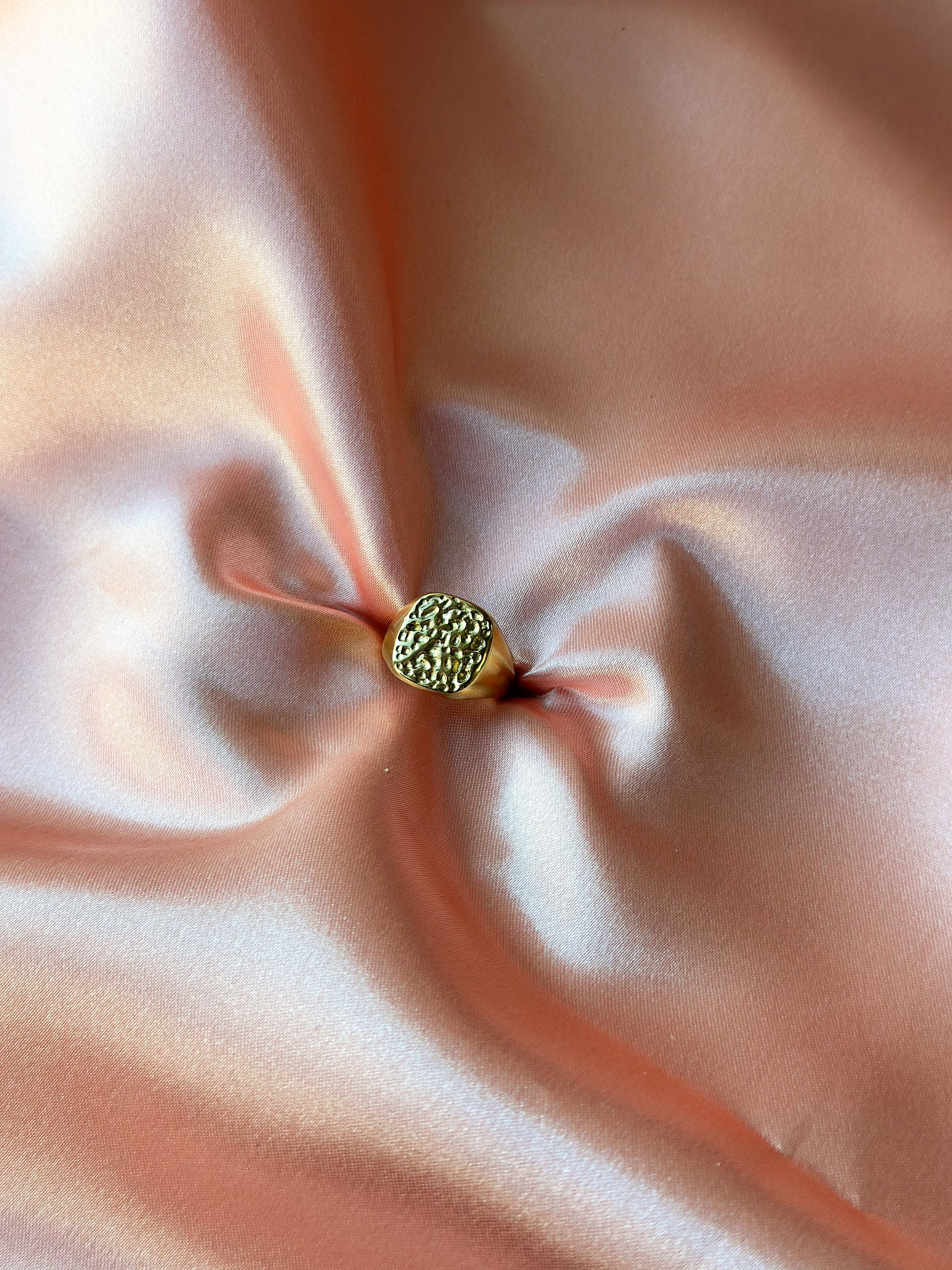 Vela ring guldfarvet