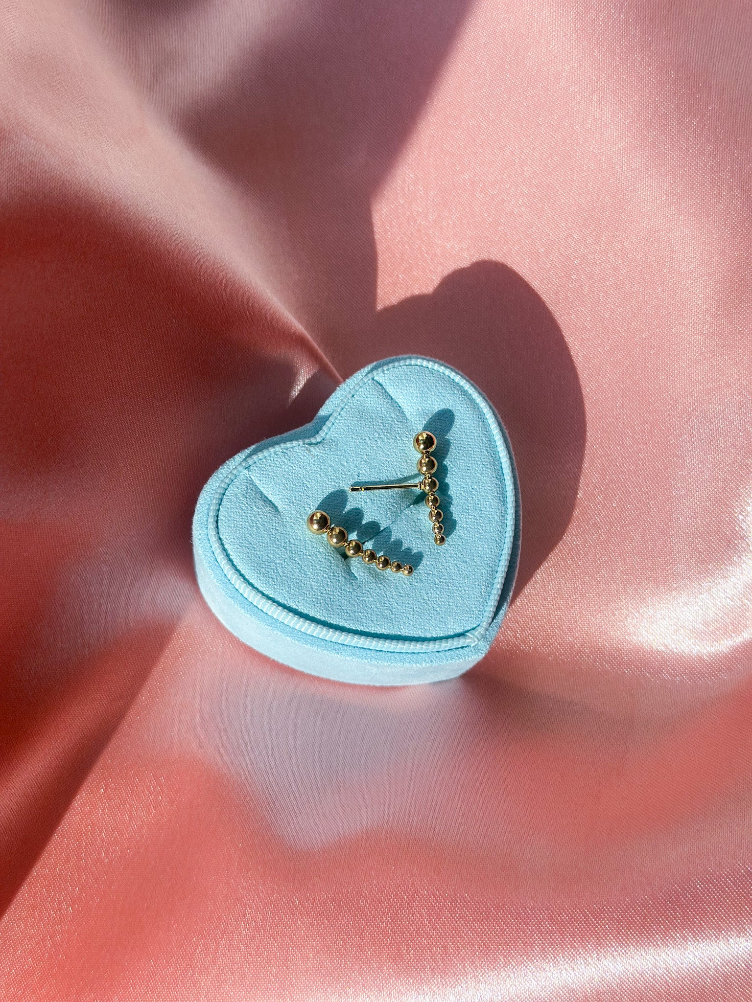 Bubble drop ørestikker guldfarvet